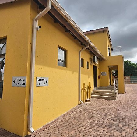 Divine Guest Lodge Rustenburg Eksteriør bilde