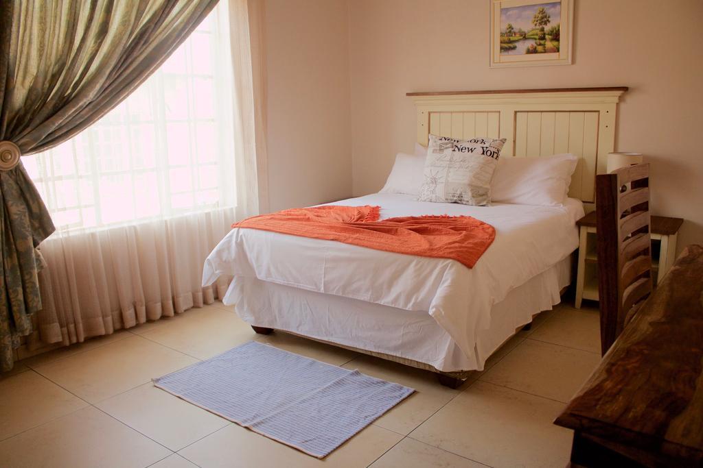 Divine Guest Lodge Rustenburg Eksteriør bilde