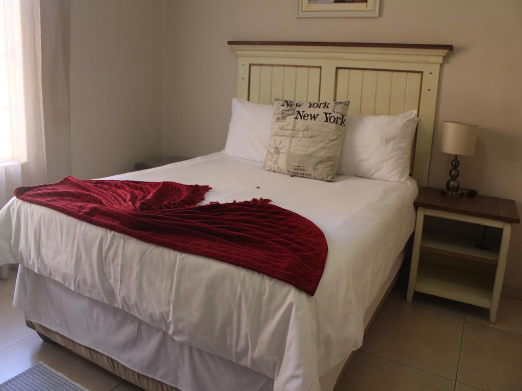 Divine Guest Lodge Rustenburg Eksteriør bilde