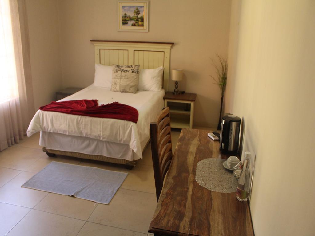 Divine Guest Lodge Rustenburg Eksteriør bilde