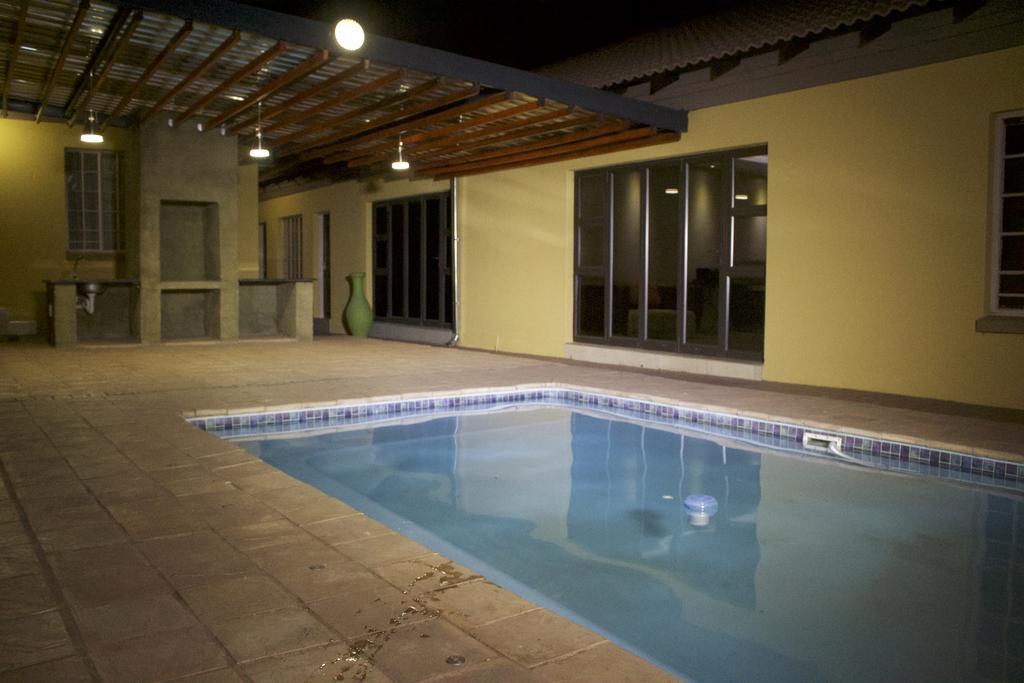 Divine Guest Lodge Rustenburg Eksteriør bilde