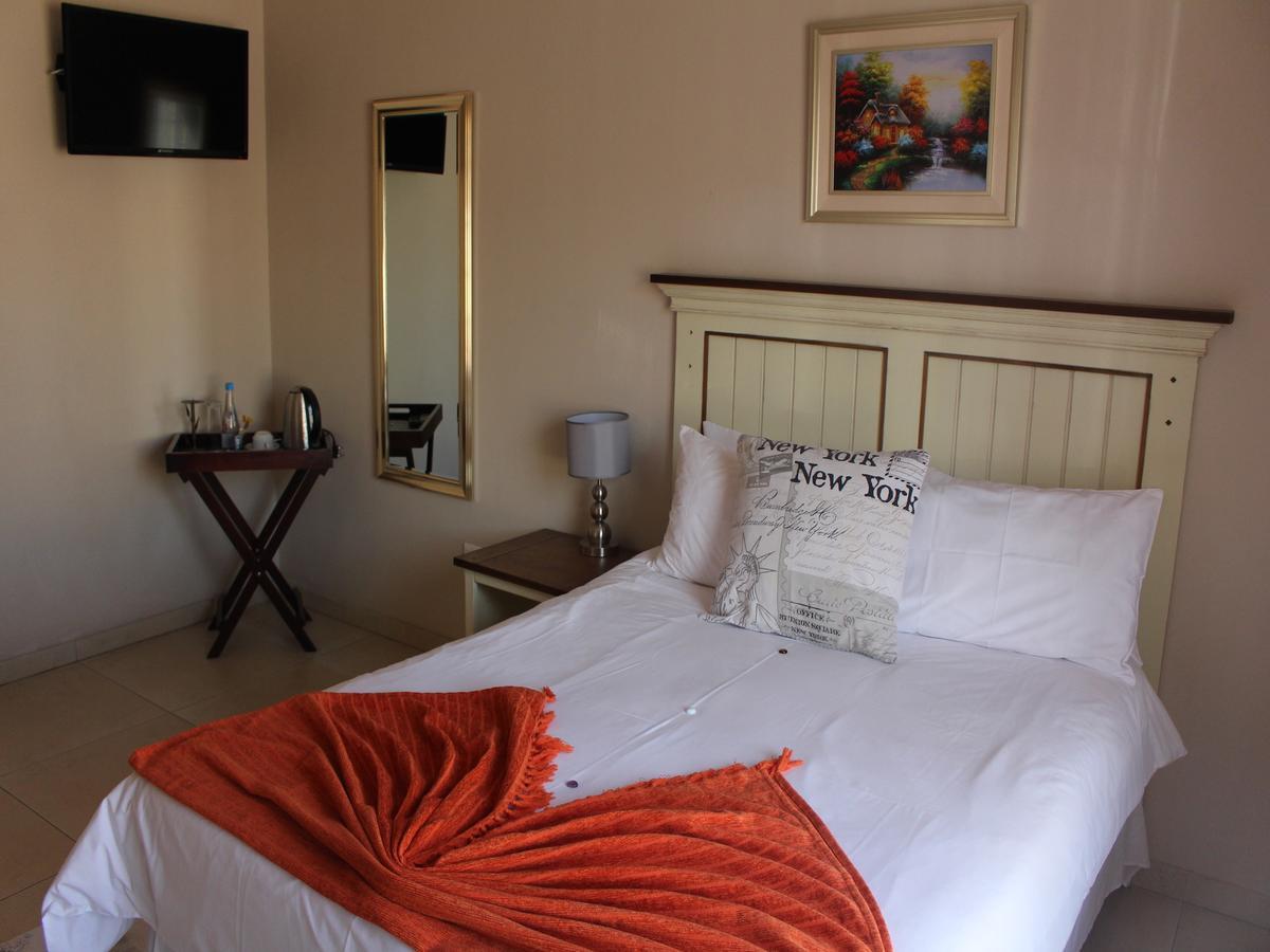 Divine Guest Lodge Rustenburg Eksteriør bilde